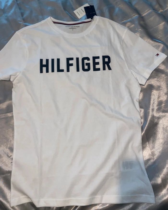 T-shirt tommy Hifilger - photo numéro 2