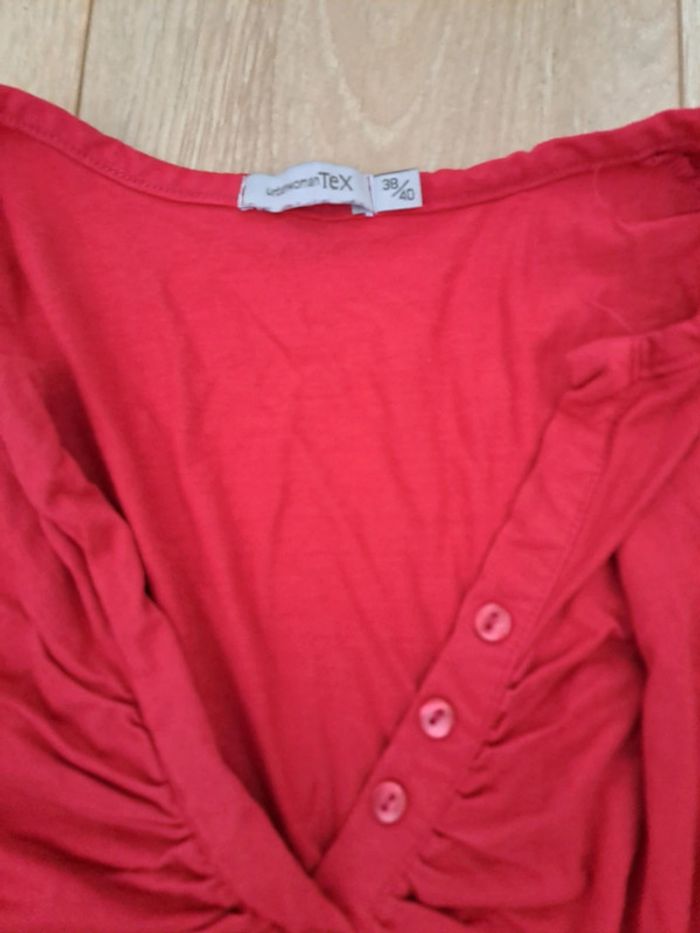 T-shirt 38/40 - photo numéro 2