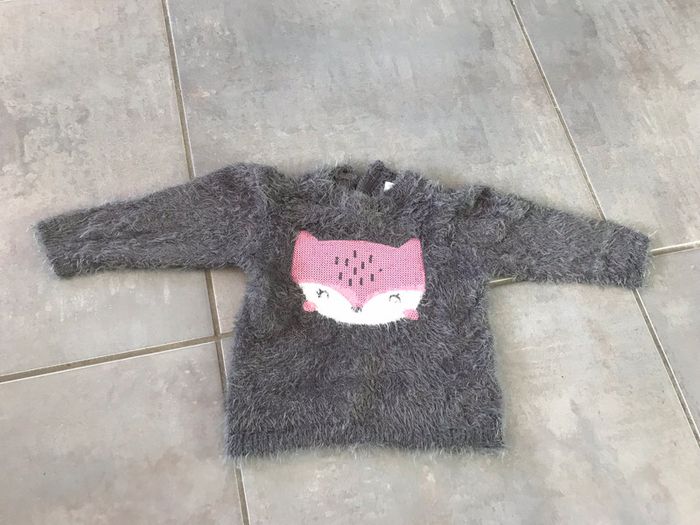 Pull neuf 9 mois fille