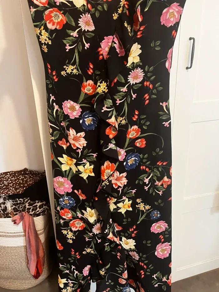 Superbe robe longue noire à fleurs - photo numéro 6