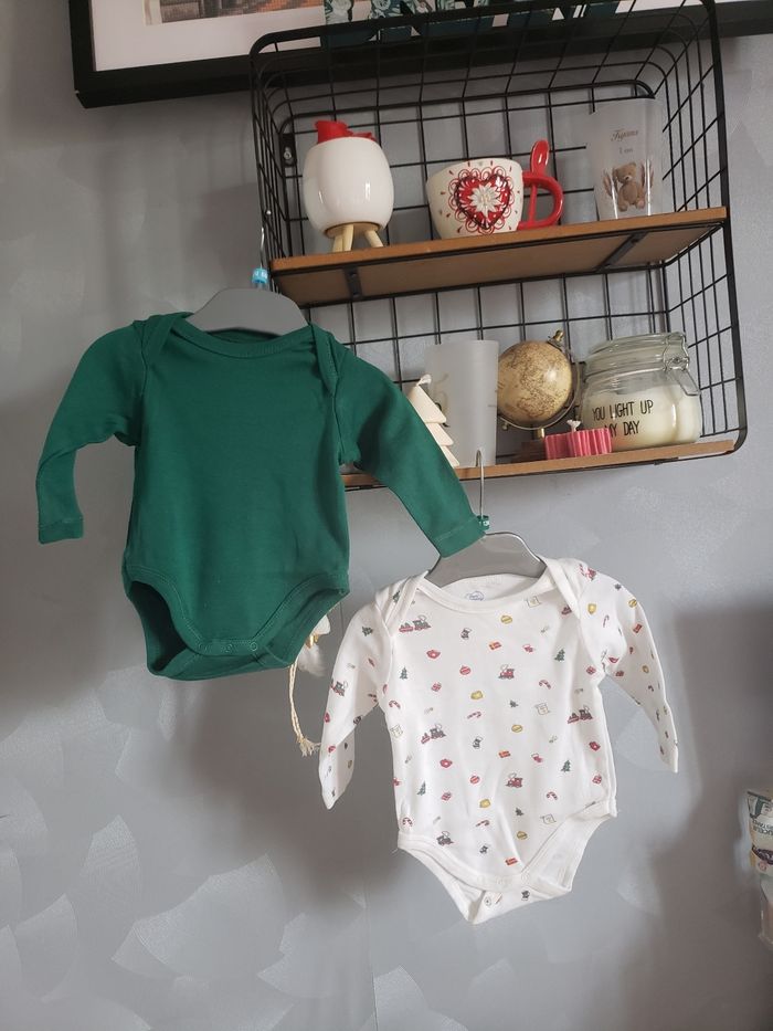 Lot de 2 bodys 🎀 Mots d'enfants 3 mois 1€50 - photo numéro 2