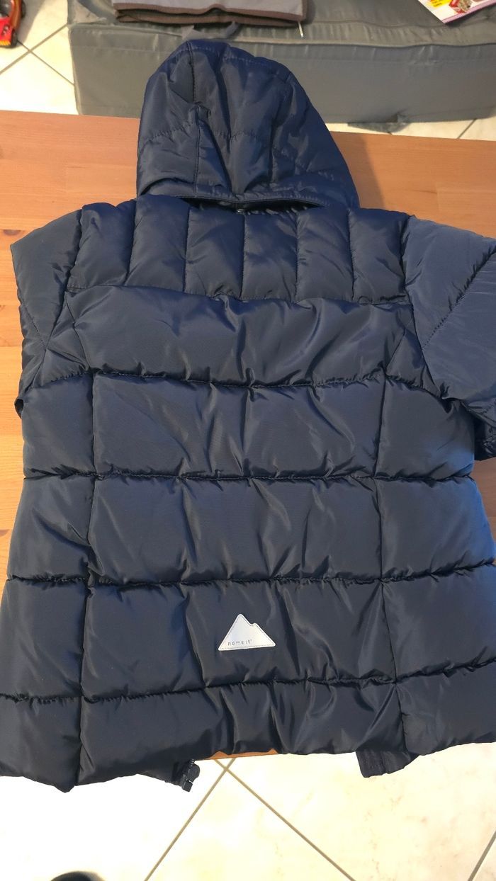 NEUVE (non portée) 🏷😍🥰🩷sublime  DOUDOUNE CHAUDE  (automne/hiver)  8 ANS fille 🩷🩷😍👌👌 - photo numéro 3