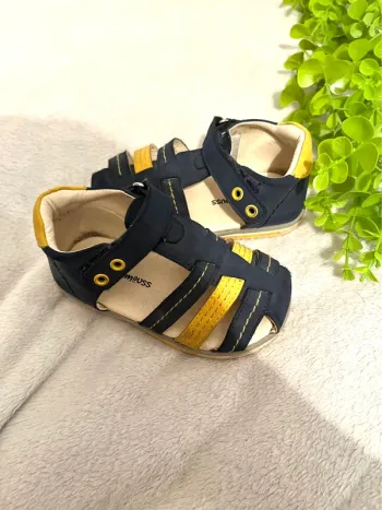 Très jolie chaussure claquette pour bébé garçon