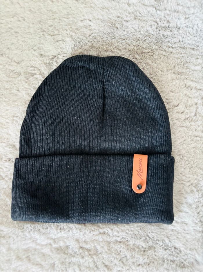 Bonnet et gants noir en maille - photo numéro 2