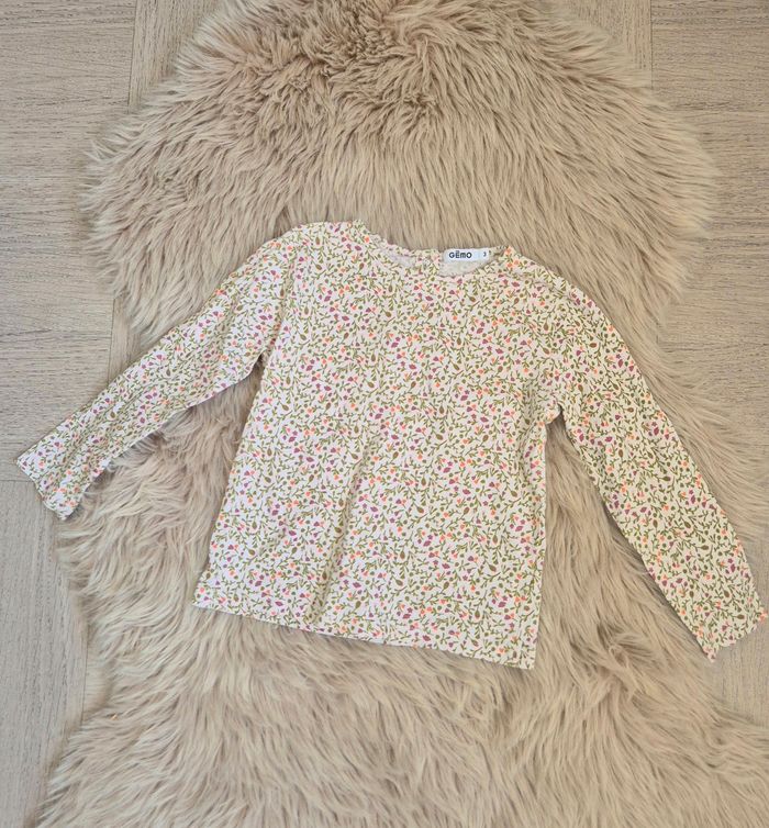Tee-shirt fleuries * Gémo * - photo numéro 2