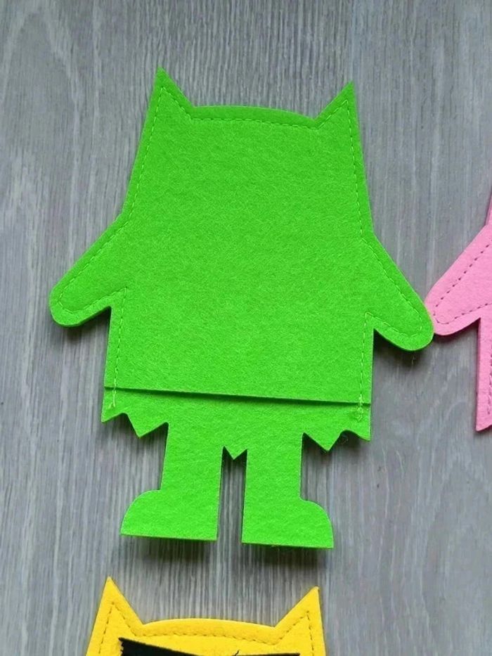 Les 7 peluches marionnettes montres de la couleur des émotions Montessori - photo numéro 5