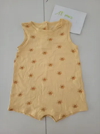 Combishort jaune kiabi taille 18 mois