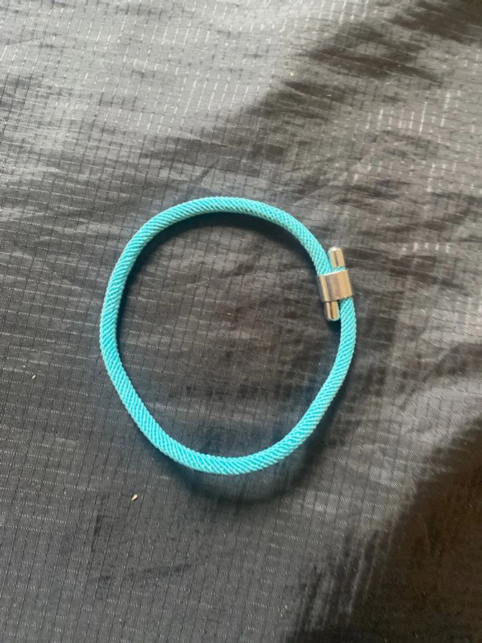 Petit bracelet bleu