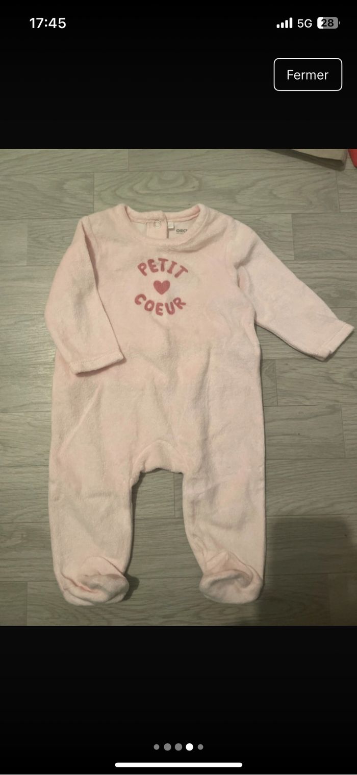Vends cinq pyjamas - photo numéro 2