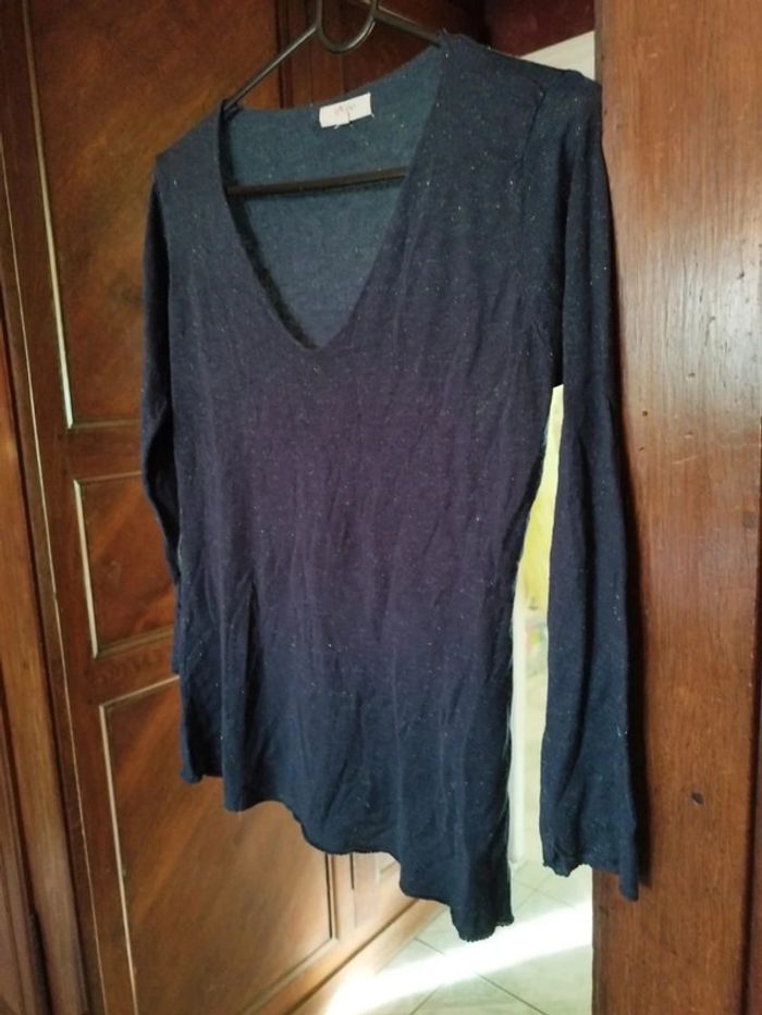 Pull gris col v pailleté papillon au dos S/M - photo numéro 3