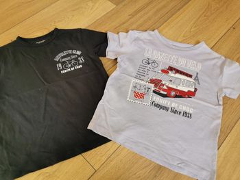 Lot 2 tee shirts vert baudet