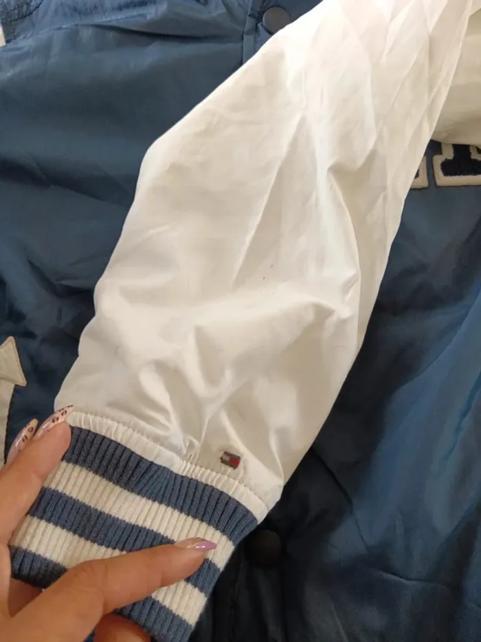 C53 blouson marine Tommy Hilfiger 12 ans - photo numéro 5