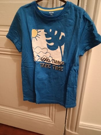 Tee-shirt Kiabi bleu et multicolore