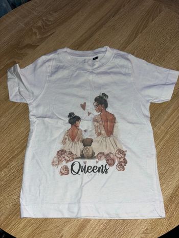 Superbe tee shirt fille taille 2 ans