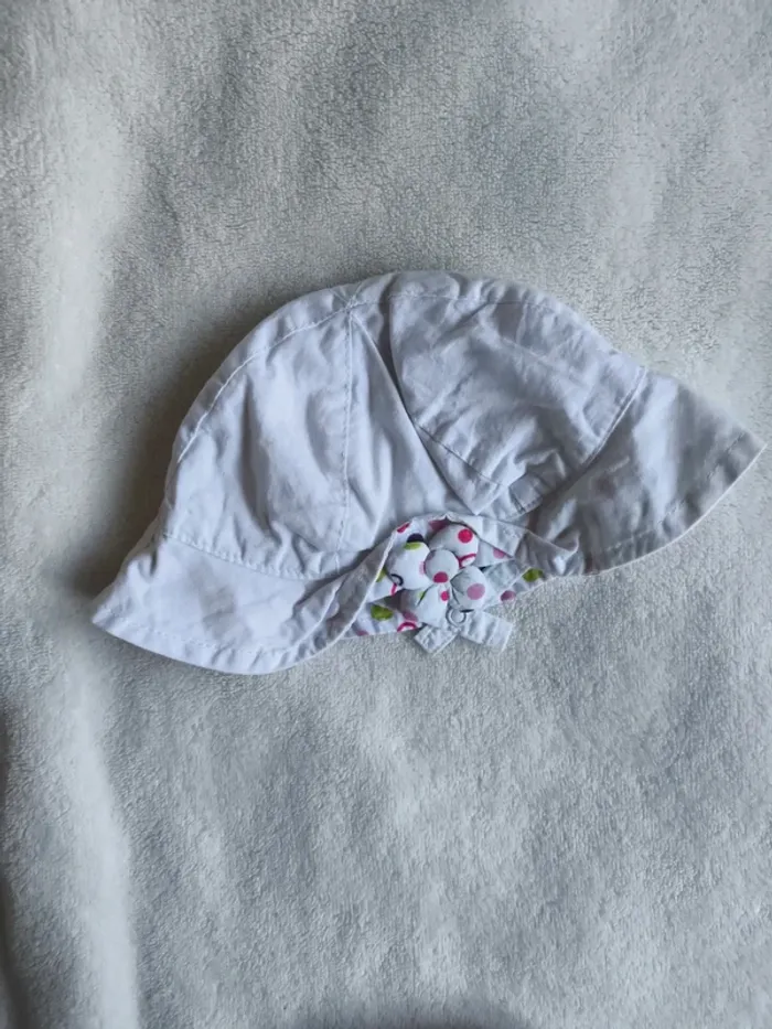 Lot bonnets + chapeau - photo numéro 2