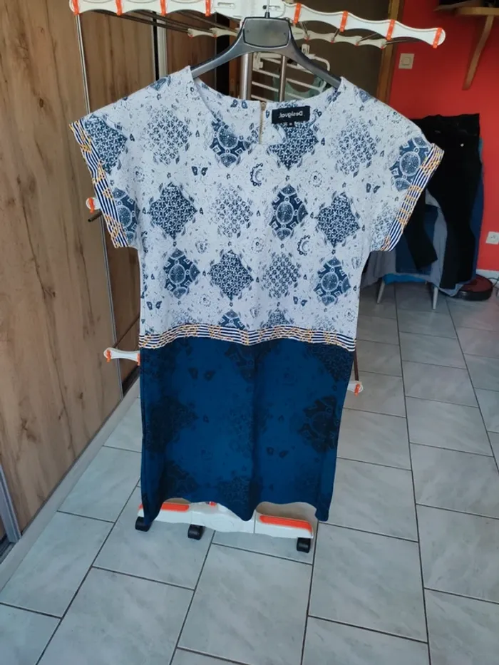 Robe courte droite Desigual M