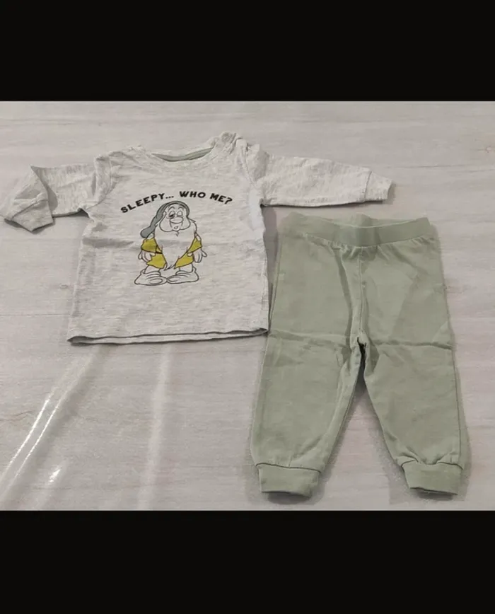 Pyjama deux pièces kaki/gris bébé garçon 6 mois Disney Baby