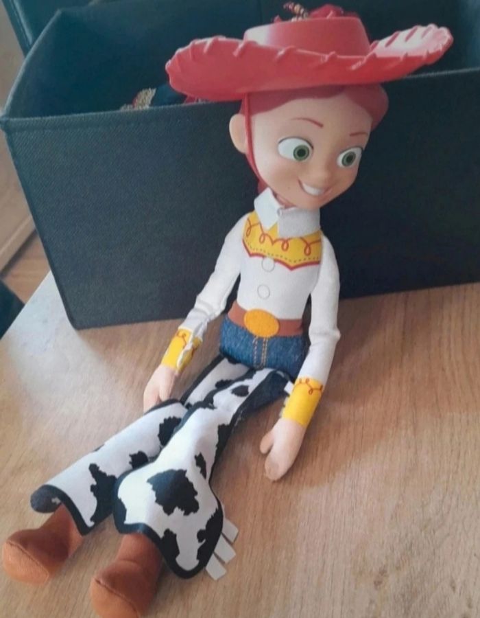 Toy story Jessie 38 cm version non parlante