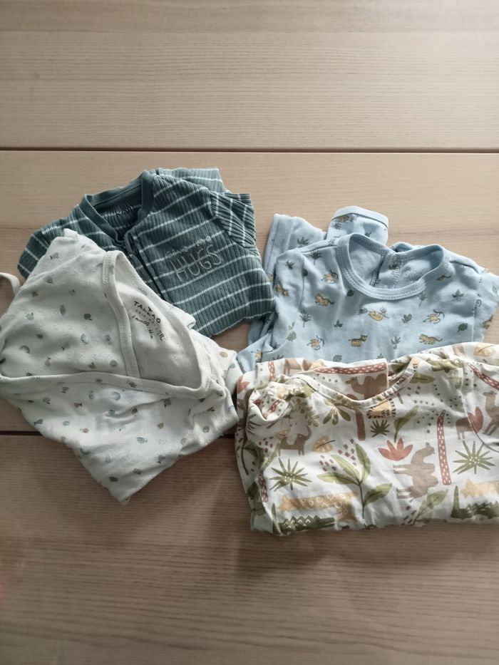 Lot 4 pyjamas