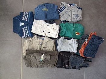 Lot 16 vêtements 9 mois