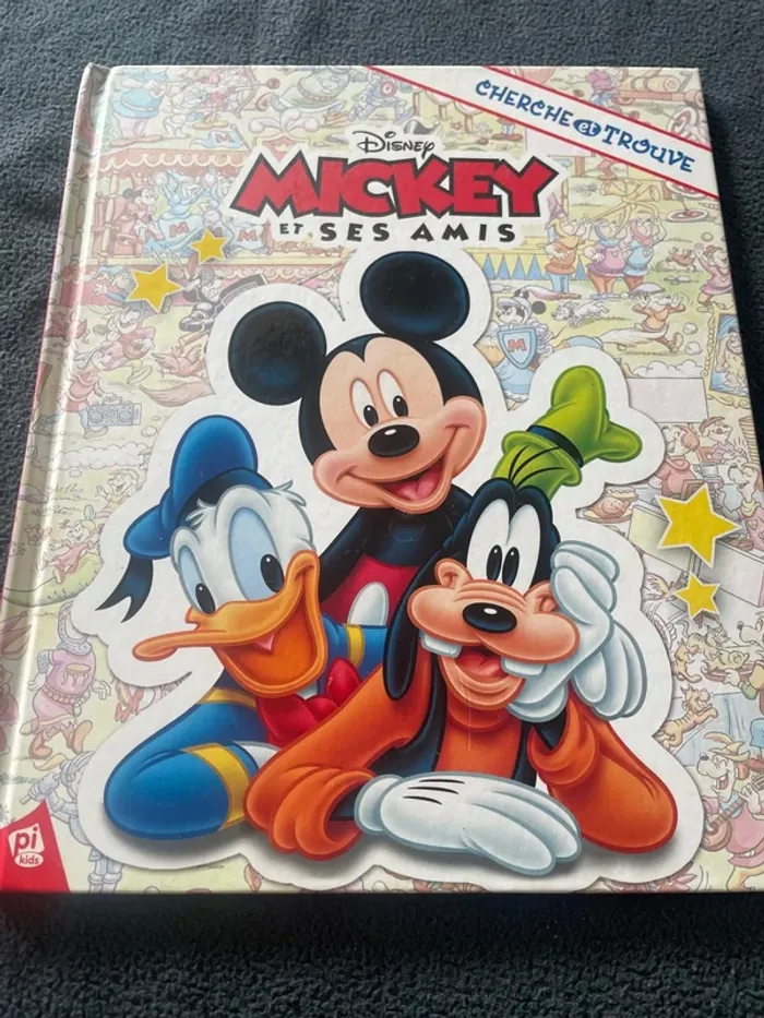Livre de Mickey et ses amis « cherche et trouve »