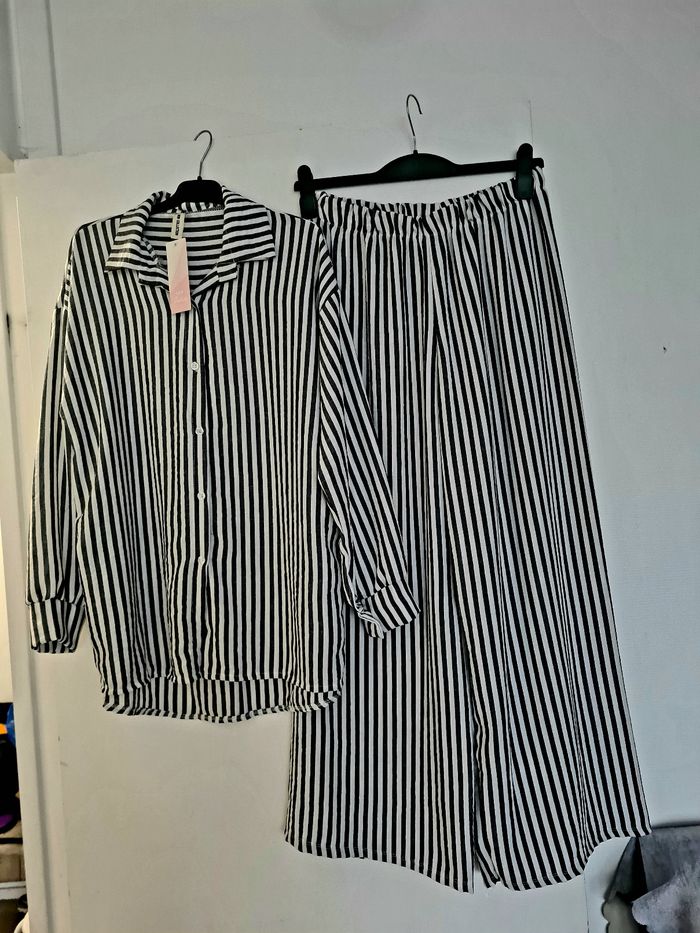 Ensemble femme neuf - photo numéro 1