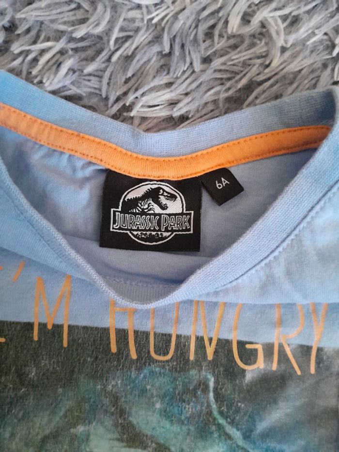 T-shirt 🌺Jurassic Park💜taille 6 ans - photo numéro 4