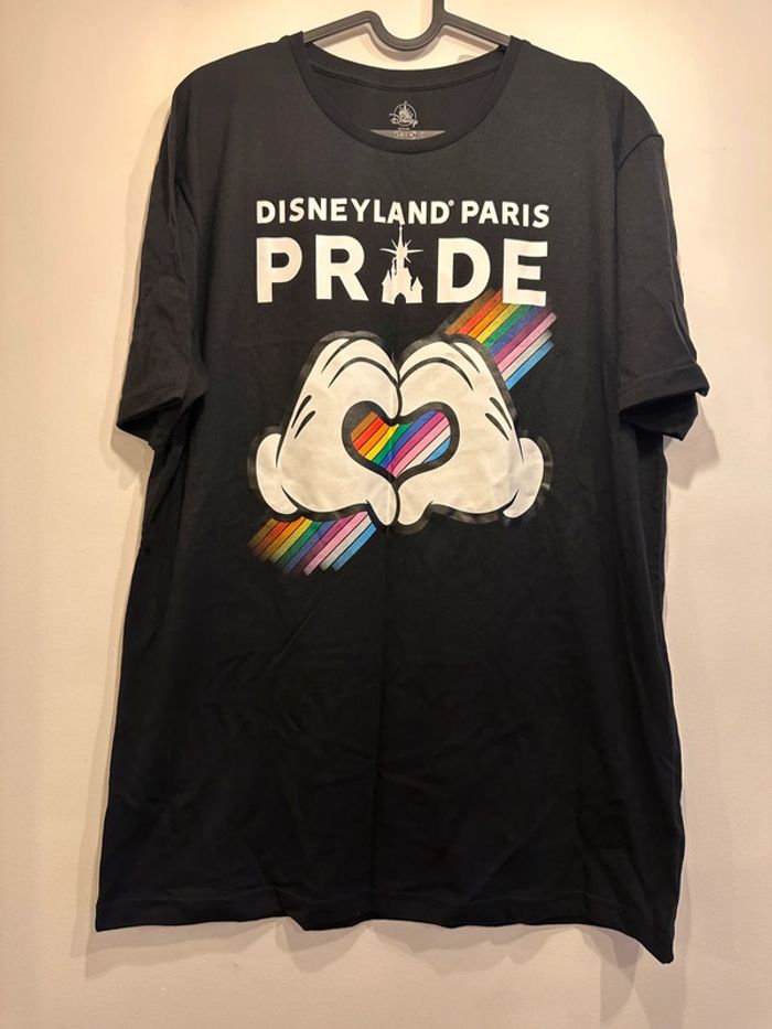 Tchirt Rainbow pride disneylandparis
