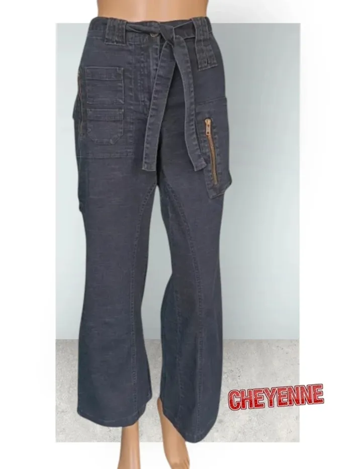 Jean Cheyenne ,coupe droite large flare ,taille mi-haute , ceinture à nouer ,extensible