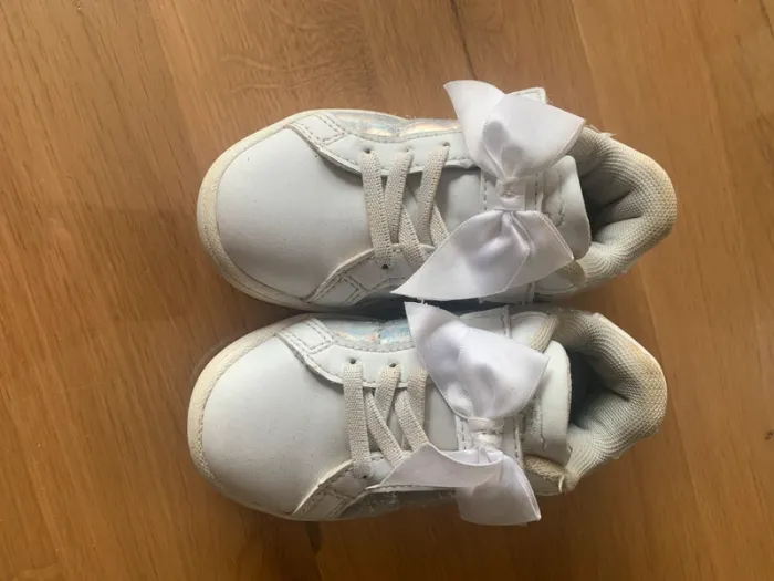 Tennis airness blanches taille 24 - photo numéro 2