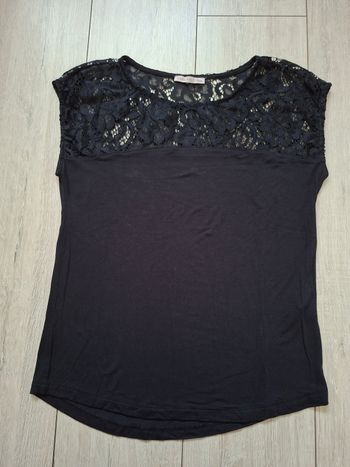 Tee-shirt  avec dentelle noire