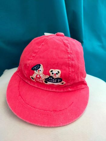 Casquette rouge oursons brodés – 47 cm - 2 exemplaires
