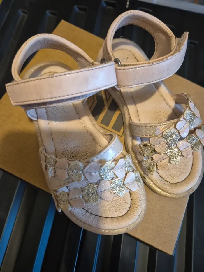 Chaussure ouverte T24 - photo numéro 3