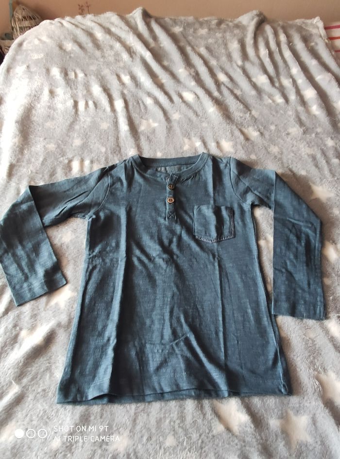 Tee-shirt manches longues garçon taille 6 ans