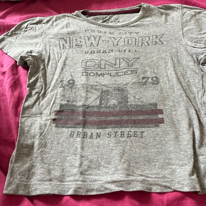 T shirt 12 ans - 2€