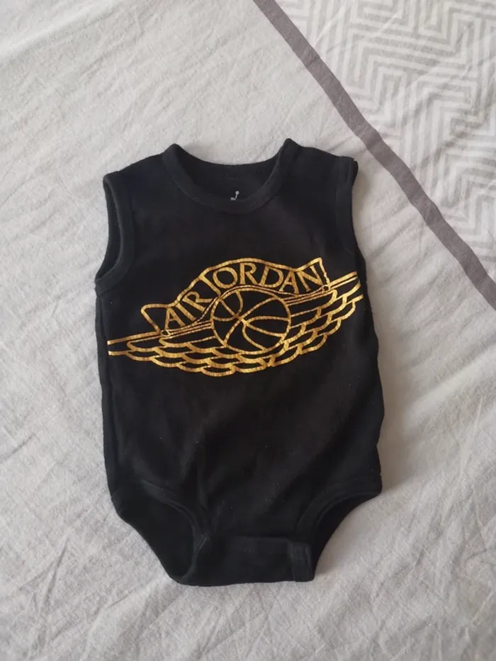 Body jordan 0-6mois