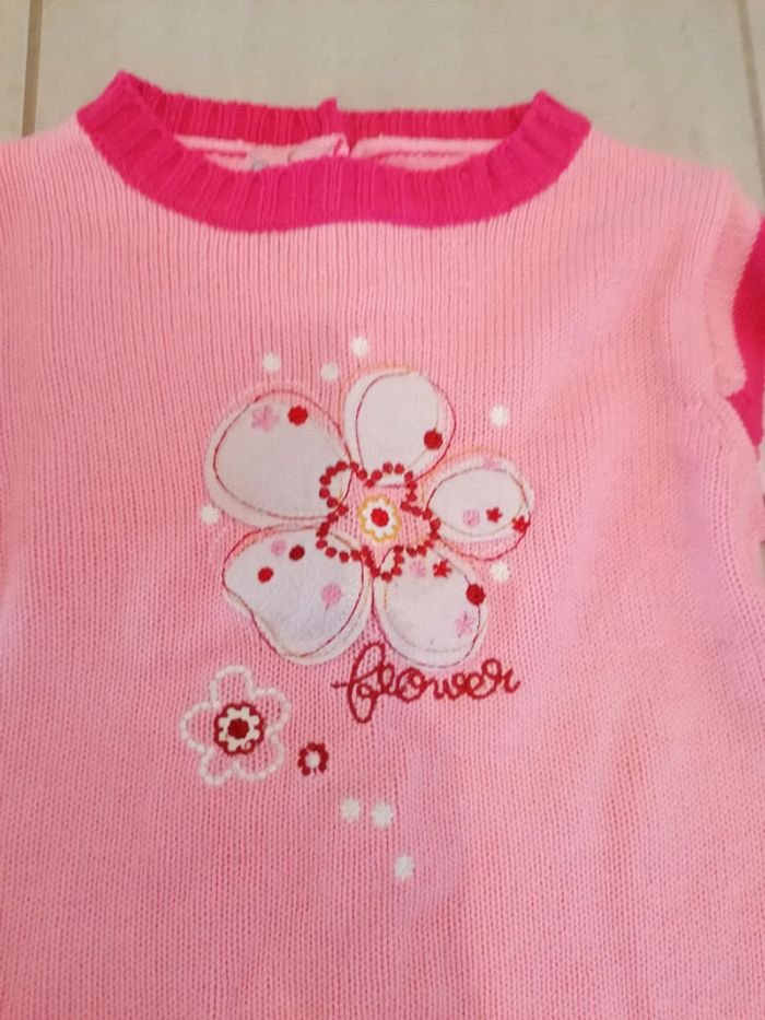 Pull très bon état taille 4 ans - photo numéro 2