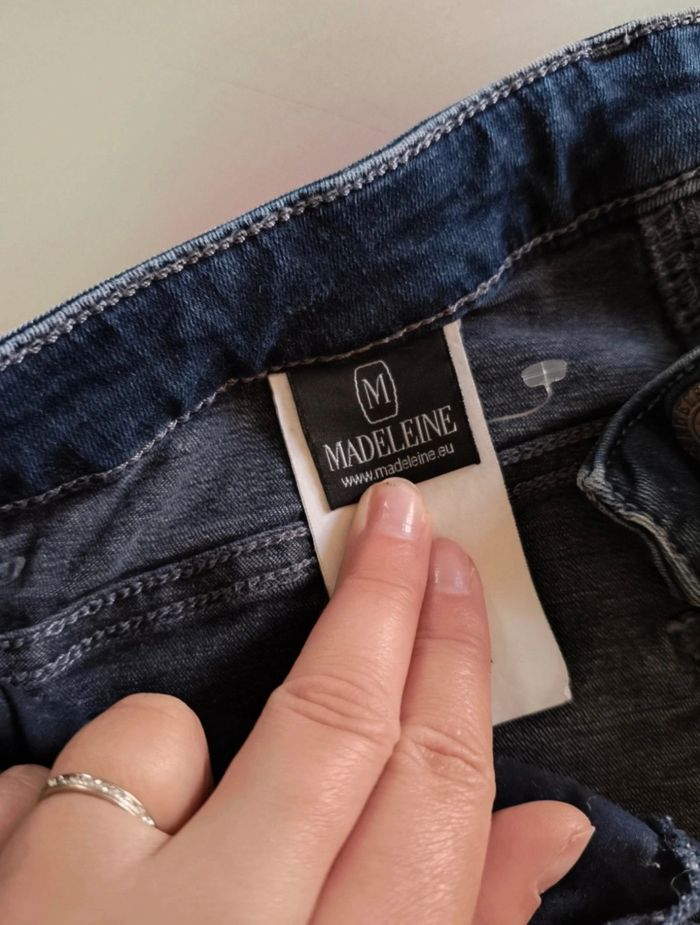 🌸Jeans Madeleine bleu foncé - Détails coutures côtés - Taille 42🌸 - photo numéro 4