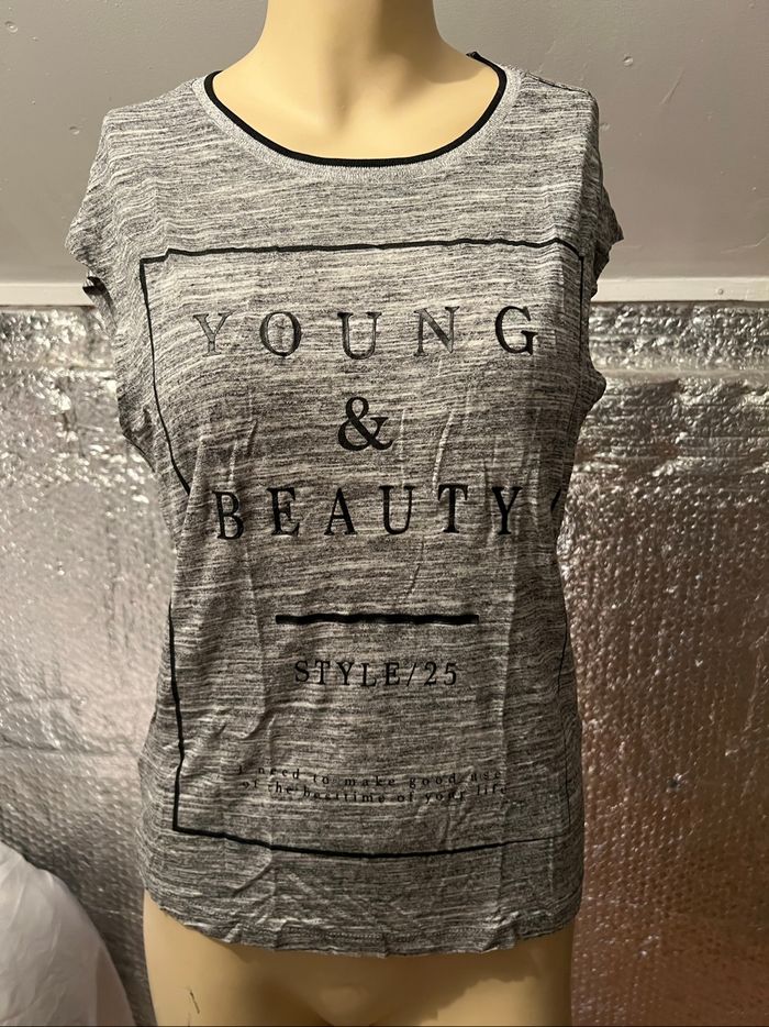Tee shirt femme taille S Kiabi très bon état