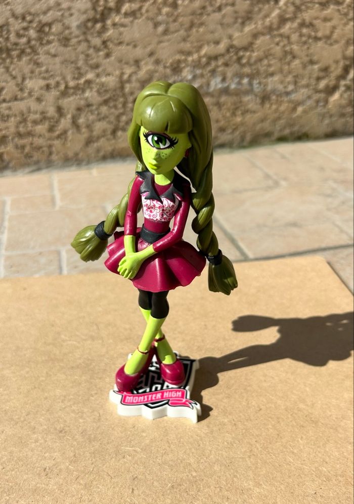 Figurine Monster High Iris Clops #35