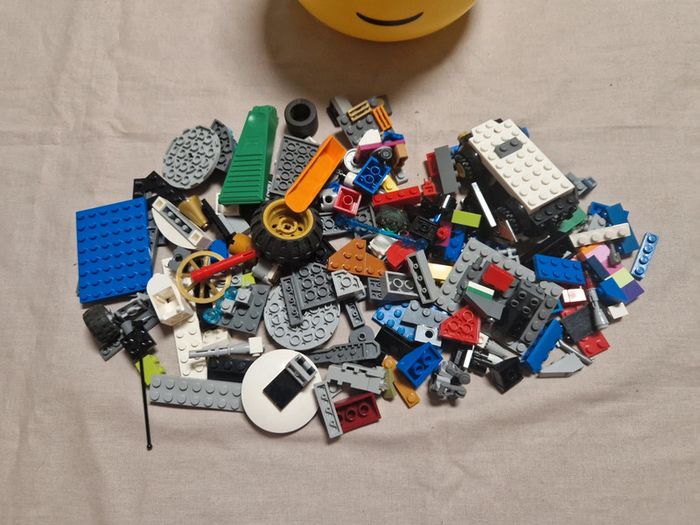 Tête de rangement lego + 300g lego vrac - photo numéro 2