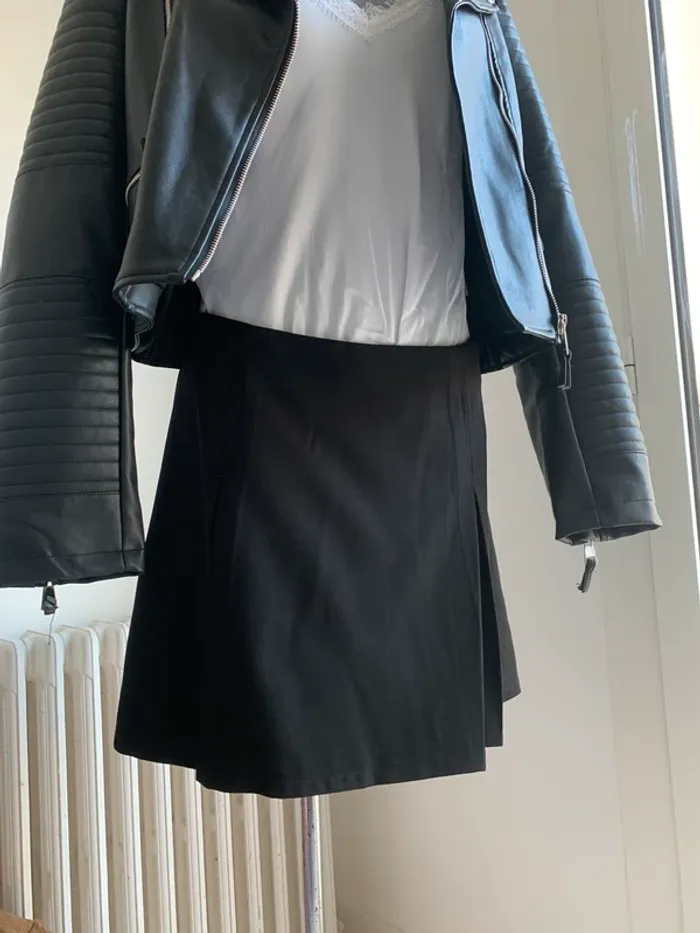 Jupe courte Only T 40 neuve