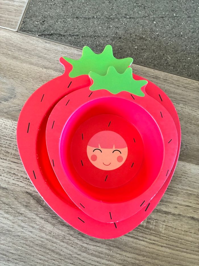 Lot de deux assiettes