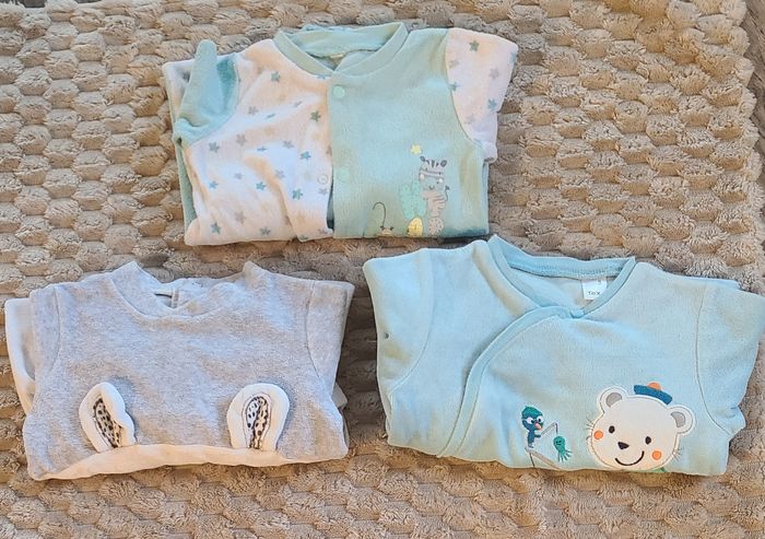 Pyjamas bébé /combinaison