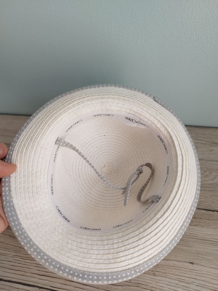 Élégant chapeau avec attache - photo numéro 4