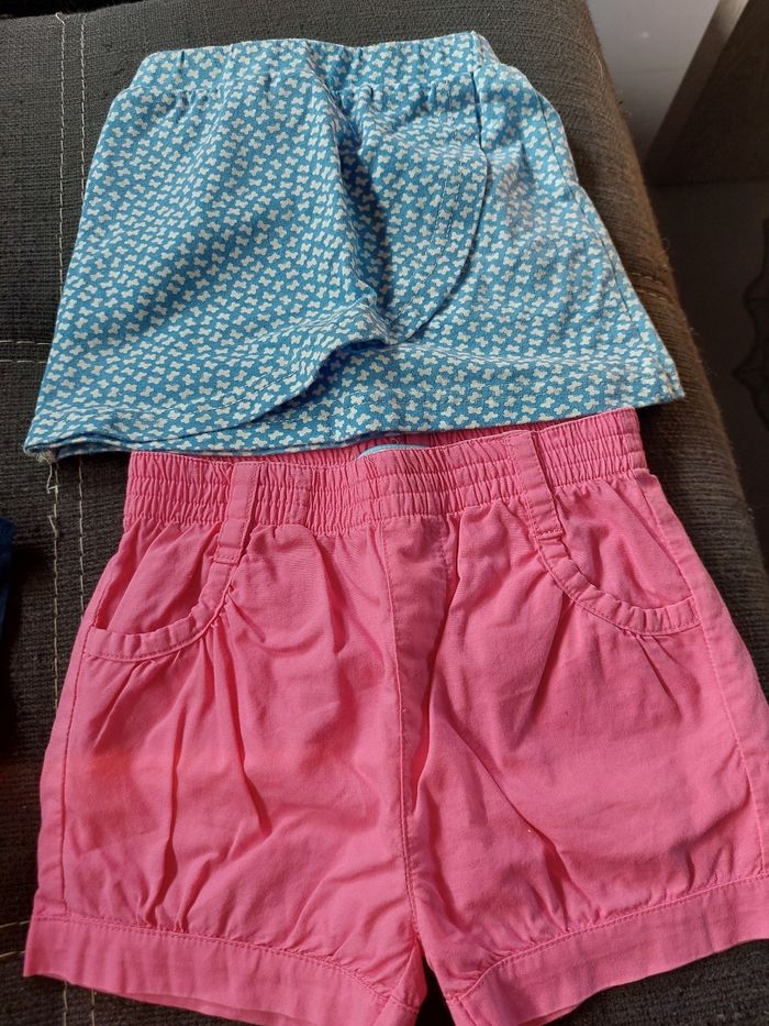 Lot une jupe et 1 short