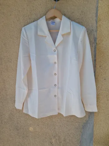 Beau chemisier vintage avec épaulette damart taille 42