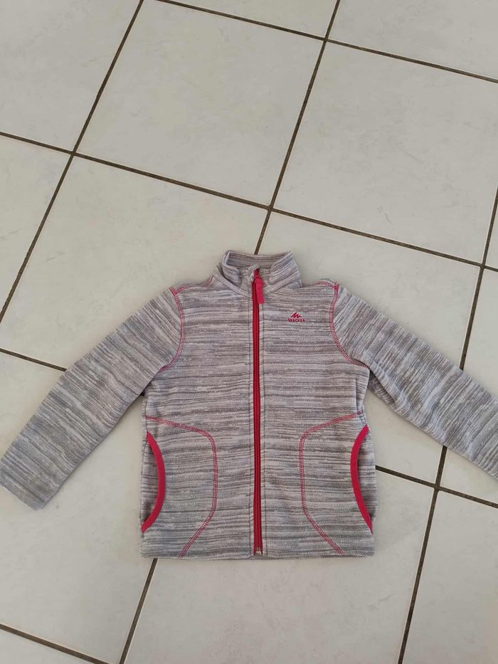 Veste chaude fille Quechua grise et rose 4 ans 5 ans