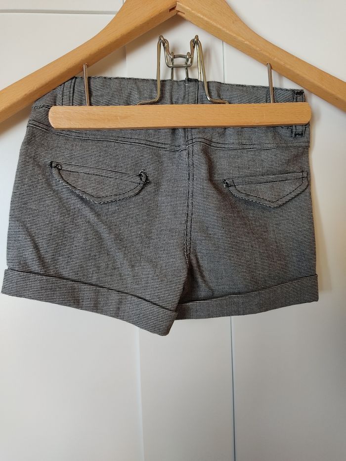 Short gris - photo numéro 4