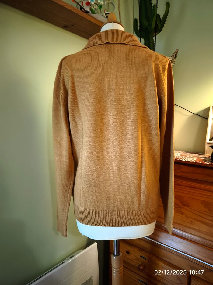 🌿 Joli pull moutarde col chemise - photo numéro 4